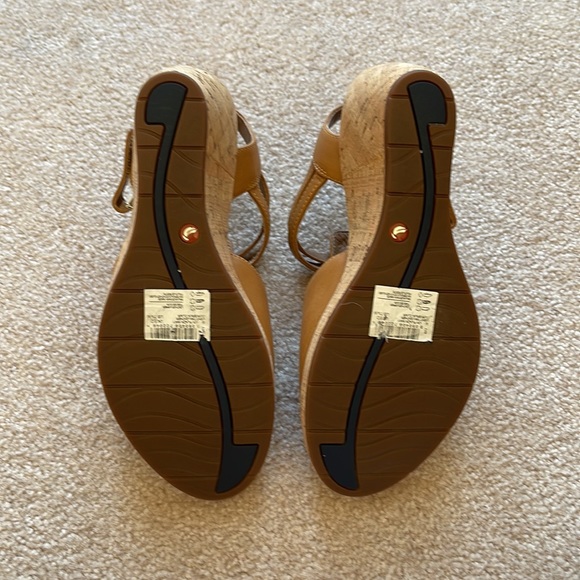Unstructured by Clarke Light Tan Leather Cork Wedge Heel Size 7 1/2 - Picture 7 of 7